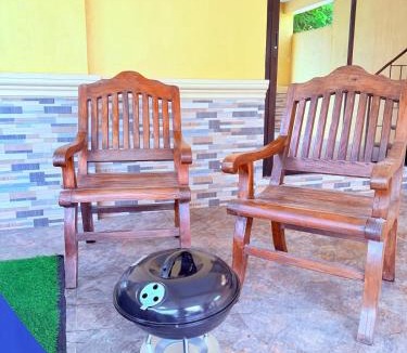 Calumpit House | Chic 4BR 15 Pax Euro-Inspired Home, Malolos