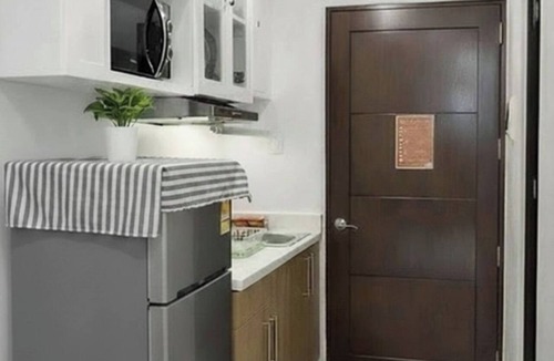 Cebu Condo | Chic Cebu Staycation - Condo Studio Balcony Mivela Garden, Free WIFI and Neflix