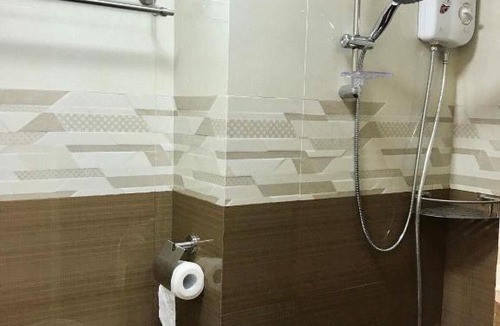 South Triangle Apartment | Chic,Clean Unit near AbsCbn @Mplace QC