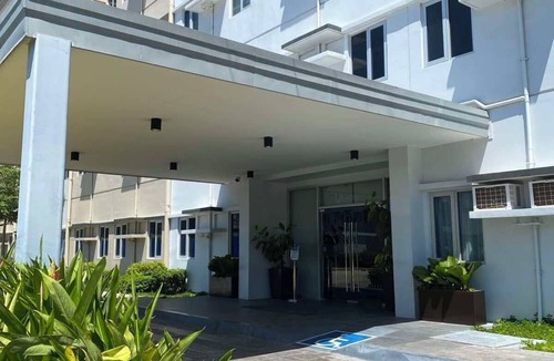Santa Rosa Condo | Chic condo near SM City Sta Rosa