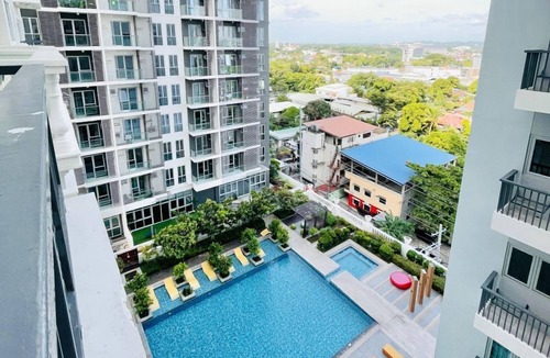 Iloilo Apartment | Chic Studio Spaces at LaFayette Park Square