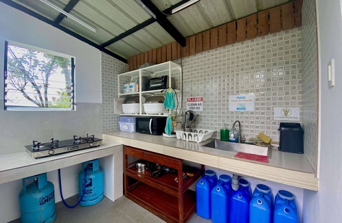 Tagaytay Cabin | Chic Suite with Mountain View + Zen Room Access