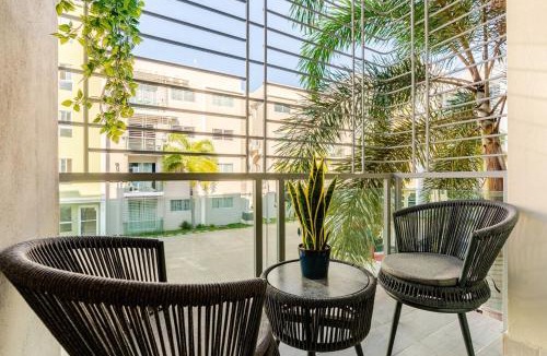 Llanos de Gurabo I Apartment | Chic Urban Retreat with Pool, Gym, & Free Parking