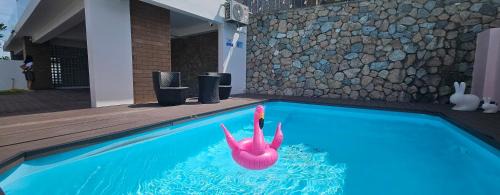 Pulai House | Christmas Pool Villa for 16 Guests by Hostahome