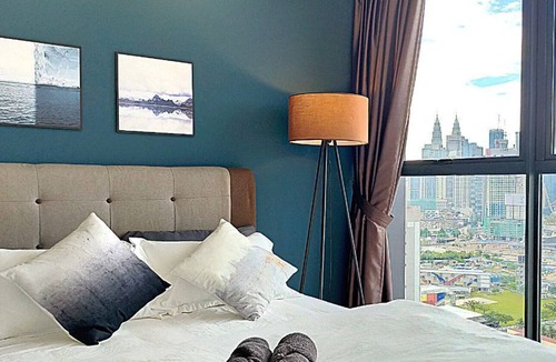 Imbi Apartment | City Centre Modern Suites 4-beds w Private Balcony Magnificent City Skyline View