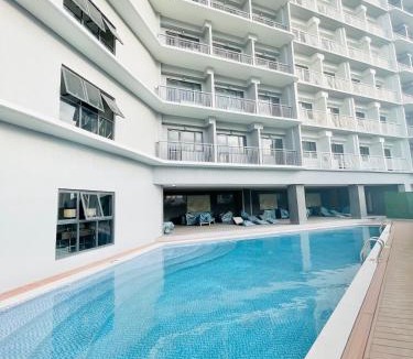 San Antonio Apartment | City SkyView - Level 24 - Pool - Lush Residences
