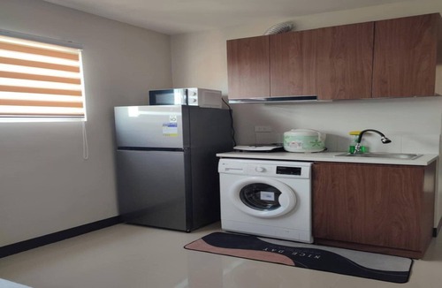 Lapu-Lapu Condo | City Suite with Balcony and Pool Access