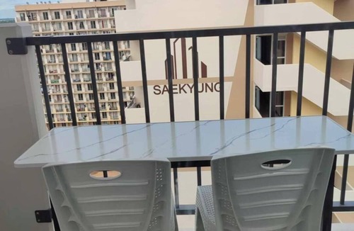 Lapu-Lapu Condo | City Suite with Balcony and Pool Access
