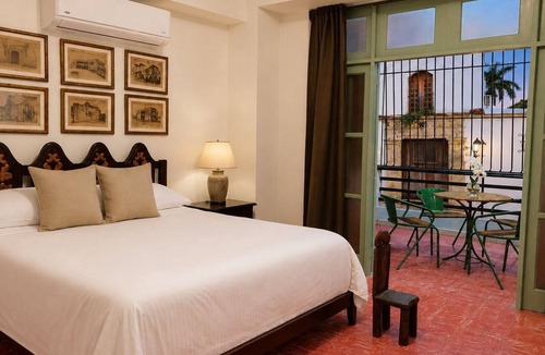 Zona Colonial Apartment | Claninn: Apartment in the historic center, huge balcony with nice view