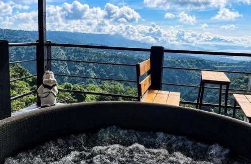 Calaca Villa | Cliffside Haven
