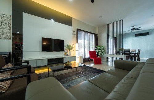 Bukit Baru Villa | CloClo Villa - Truly Cuti-Cuti Melaka (24pax)