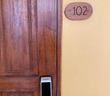 Talisay Apartment | Club Balai Isabel Recto 102 Lakeshore Room