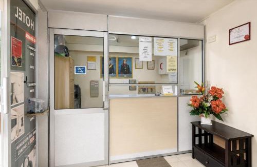 Larut Hotel | Collection O Near Taiping Mall Formerly Axis Hotel