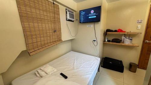Downtown Cebu Hotel | Colonial Inn - Colon & Borromeo Streets, Downtown Cebu City
