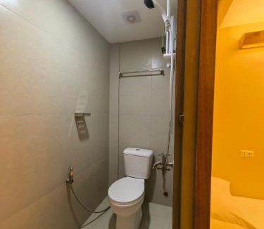 Downtown Cebu Hotel | Colonial Inn - Colon & Borromeo Streets, Downtown Cebu City
