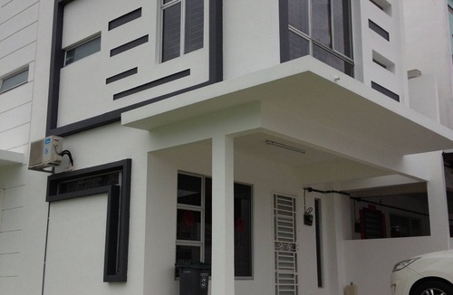 Bukit Indah 2 House | Comfort Holiday Home @ Bukit Indah JB