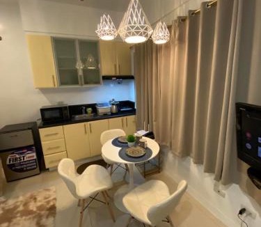 Pinagsama Apartment | Comfy Artsy Studio in BGC