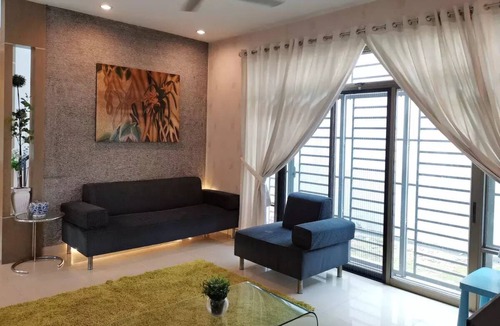 Taman Mount Austin House | Comfy Corner House Mount Austin