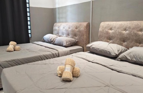 Kuantan House | Comfy Putra Pinggiran Homestay 4BR Kuantan 16 pax