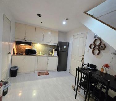 San Antonio Apartment | Condo 2 bedroom victoria de makati