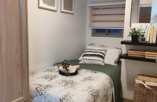 New Manila Apartment | Condo Daily Weekly Rent St Lukes QC 1BR 2BR Pool Gym