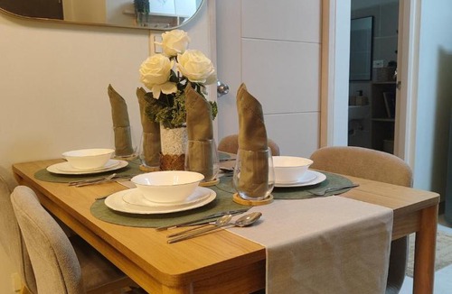 New Manila Apartment | Condo Daily Weekly Rent St Lukes QC 1BR 2BR Pool Gym