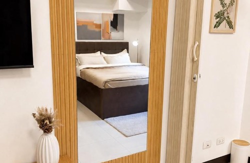 Pinagsama Apartment | Condo in McKinley near BGC & Airport