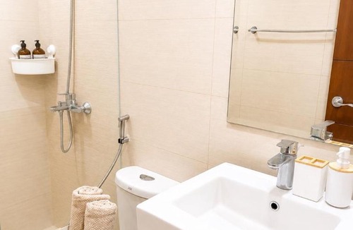 Pinagsama Apartment | Condo in McKinley near BGC & Airport