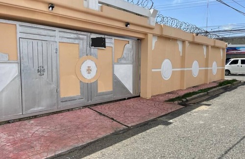 Santo Domingo House | Cool family friendly 3 bedroom house with AC pool and spa in Santo Domingo Este