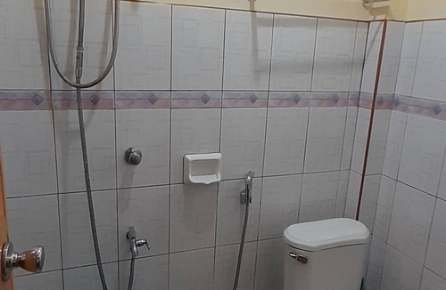 Boracay Island Apartment | CORALYN'S PLACE FAMILY of 6 with private toilet and kitchenette