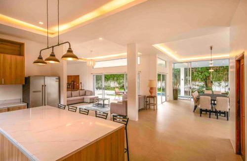 Tagaytay Apartment | Corner House