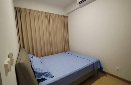 Kuala Lumpur Condo | Corner unit 3R3B2cp condo, 550 sf terrace/balcony and AC in Kuala Lumpur