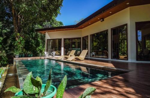 Coron House | CORON RIVERSIDE Guesthouse