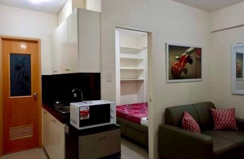 Angeles City Apartment | Cosy 1-bedroom condo in vibrant Malabanias