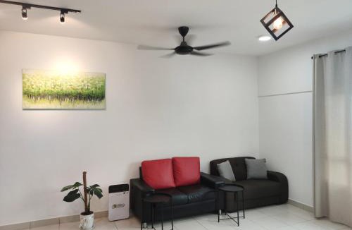 Simee Apartment | Cosy Apartment MidTown - WiFi Netflix FREE