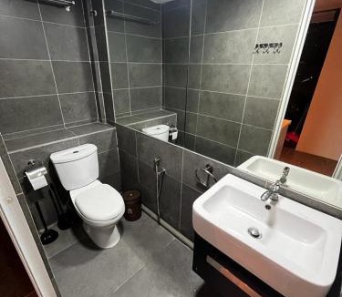 Damansara Perdana Bed & Breakfast | Cosy Suites