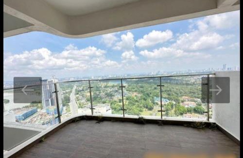 Central District House | Country Garden bay Balcony room for rent