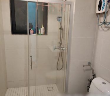 Central District House | Country Garden bay Balcony room for rent
