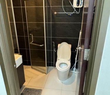 Central District House | Country Garden bay - Sub master room for rent