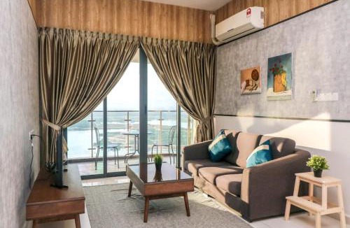 Central District Apartment | Country Garden Empty
