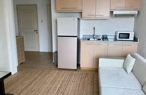 Wack-Wack Greenhills Condo | Cozy 1-BDR condo with AC, Hot Water, and WiFi in Brgy Wack-Wack Greenhills