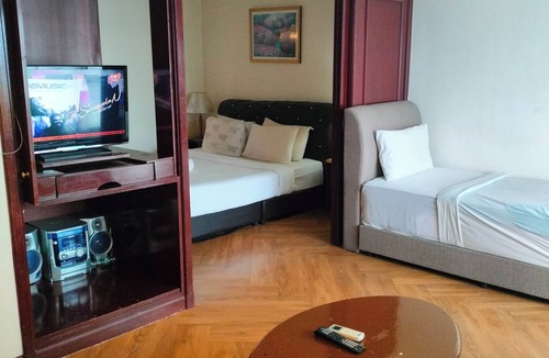 Imbi Apartment | Cozy 1-bedroom apartment in fabulous Kuala Lumpur with AC and gym access