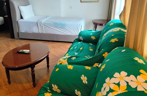 Imbi Apartment | Cozy 1-bedroom apartment in fabulous Kuala Lumpur with AC and gym access