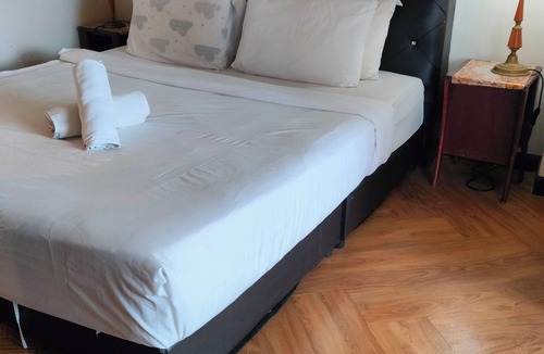 Imbi Apartment | Cozy 1-bedroom apartment in fabulous Kuala Lumpur with AC and gym access