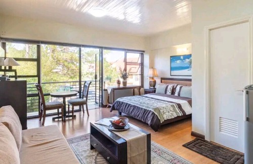 Baguio House | Cozy 1-Bedroom Building in Marvelous Baguio with WiFi. 5.4K ft above sea level.