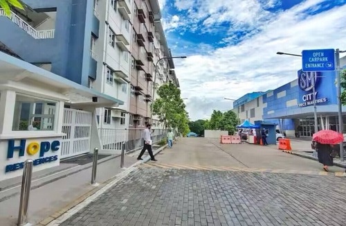 Trece Martires Condo | Cozy 1-bedroom condo with AC, WiFi in wonderful Trece Martires