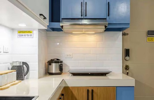 South Triangle Condo | Cozy 1-Bedroom Condo in Quezon City - Free Pool Access