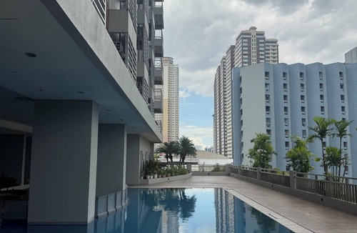 669 Ermita Condo | Cozy 1-bedroom condo with fitness room and AC in beautiful Manila
