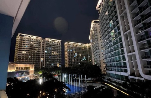 Paranaque Apartment | Cozy 1-bedroom with AC and WiFi in Azure Parañaque