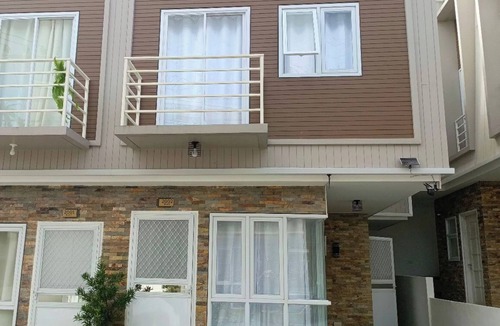 Tagaytay Apartment | Cozy 2-bedroom apartment in fabulous Tagaytay City with AC